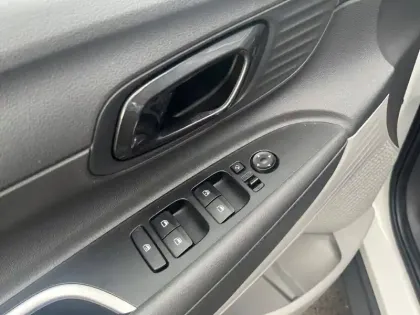 Photo 19 Hyundai Bayon  1.0 T-GDi 100 DCT-7 Hybrid 48V