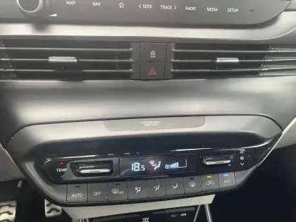 Photo 21 Hyundai Bayon  1.0 T-GDi 100 DCT-7 Hybrid 48V