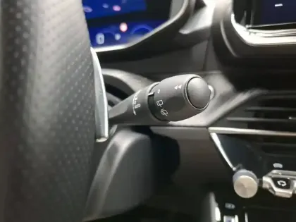 Photo 29 Peugeot 208  Hybrid 110 e-DCS6