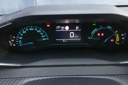 Photo 17 Peugeot 208  Hybrid 110 ch e-DCS6