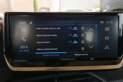 Photo 26 Peugeot 2008  Hybrid 136 e-DCS6