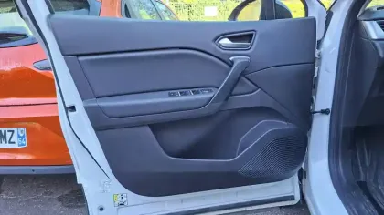 Photo 34 Renault Captur  TCe 140 EDC - 21