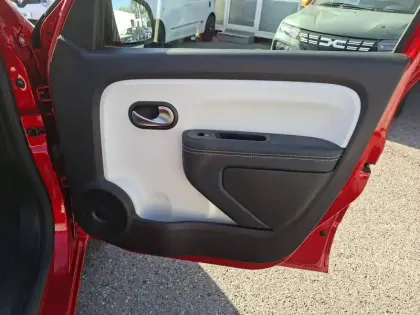 Photo 13 Renault Twingo  III E-Tech