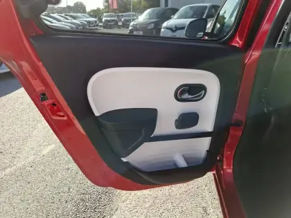 Photo 16 Renault Twingo  III E-Tech