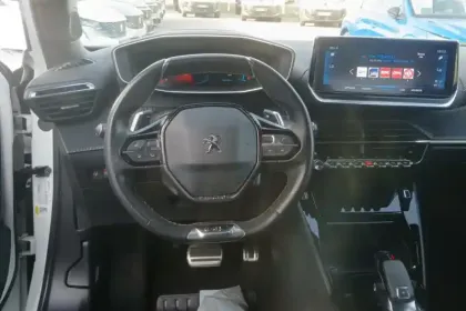 Photo 17 Peugeot 2008  PureTech 155 S&S EAT8