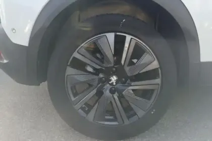 Photo 13 Peugeot 2008  PureTech 155 S&S EAT8