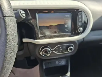 Photo 28 Renault Twingo  III E-Tech