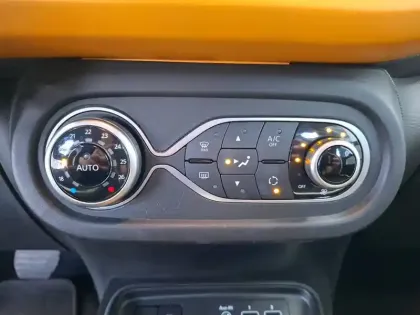 Photo 26 Renault Twingo  III E-Tech
