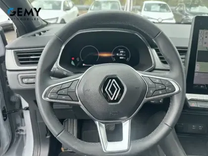 Photo 12 Renault Captur  E-Tech full hybrid 145 ch