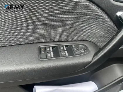 Photo 11 Renault Captur  E-Tech full hybrid 145 ch