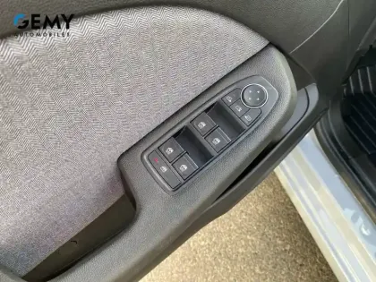 Photo 11 Renault Clio  E-Tech full hybrid 145 ch GSR2