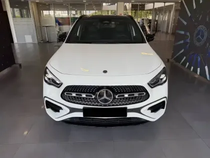 Photo 15 Mercedes GLA  200 d 8G-DCT