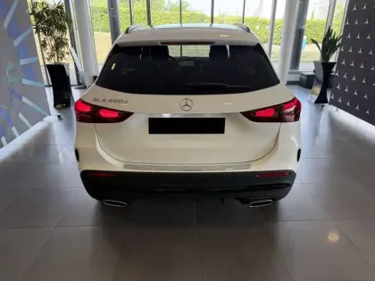 Photo 12 Mercedes GLA  200 d 8G-DCT