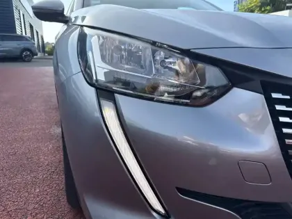 Photo 15 Peugeot 208  PureTech 100 S&S BVM6