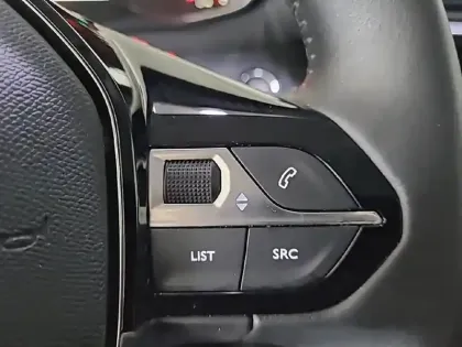 Photo 47 Peugeot 208  PureTech 100 S&S BVM6