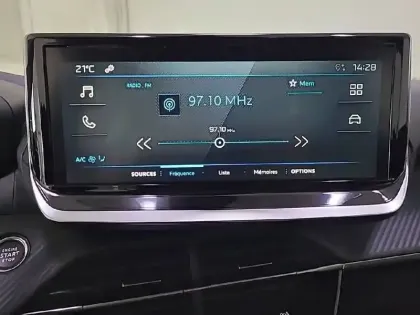 Photo 38 Peugeot 208  PureTech 100 S&S BVM6