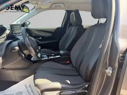 Photo 8 Peugeot 2008  PureTech 100 S&S BVM6