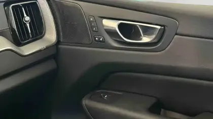 Photo 15 Volvo XC60  T6 Recharge AWD 253 ch + 145 ch Geartronic 8