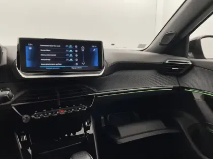 Photo 24 Peugeot 2008  PureTech 130 S&S BVM6