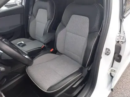 Photo 8 Renault Clio  E-Tech full hybrid 145
