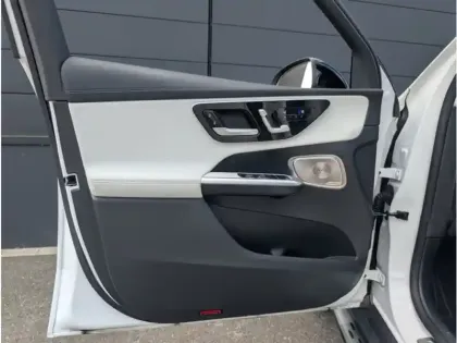 Photo 17 Mercedes GLC 300 de 4MATIC