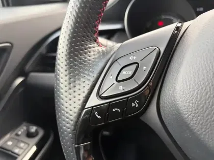 Photo 17 Toyota C-HR  2.0 Hybride 184ch GR Sport E-CVT