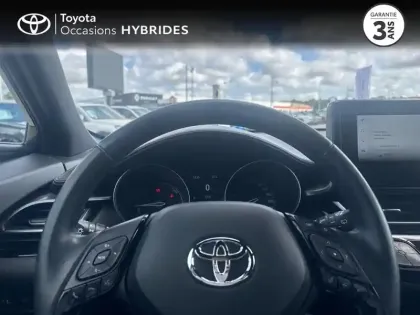 Photo 12 Toyota C-HR  1.8 Hybride 122ch Design Ultimate E-CVT