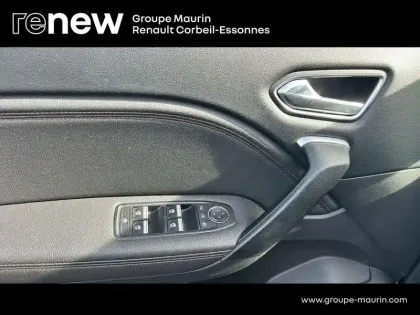 Photo 15 Renault Captur  1.6 E-Tech hybride rechargeable 160ch Initiale Paris -21