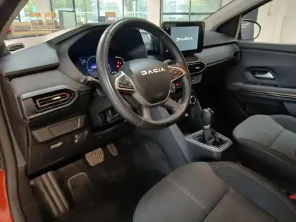 Photo 9 Dacia Jogger  1.6 hybrid 140ch Extreme 7 places -24