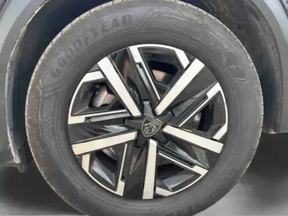 Photo 9 Peugeot 2008  1.2 Hybrid 136ch Style e-DCS6