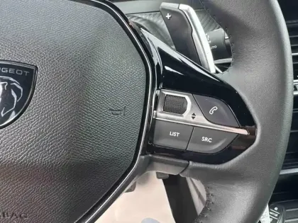 Photo 13 Peugeot 2008  1.2 Hybrid 136ch Style e-DCS6