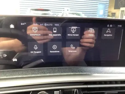 Photo 23 Peugeot 5008  Hybrid 145 ch e-DCS6