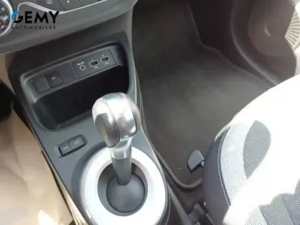Photo 14 Renault Twingo  III E-Tech