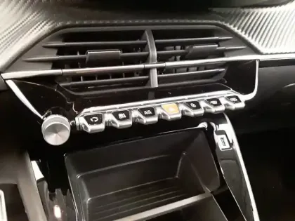 Photo 8 Peugeot 208  PureTech 75 S&S BVM5