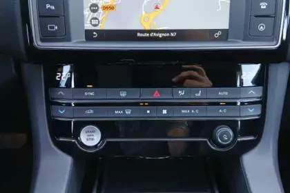 Photo 22 Jaguar F-Pace  2.0 D - 180 ch AWD BVA8