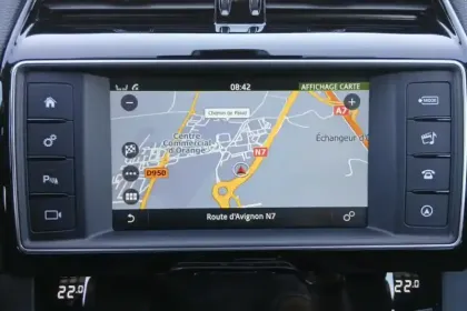 Photo 16 Jaguar F-Pace  2.0 D - 180 ch AWD BVA8