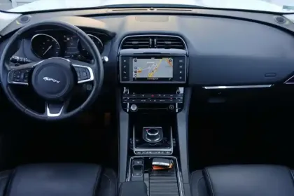 Photo 15 Jaguar F-Pace  2.0 D - 180 ch AWD BVA8