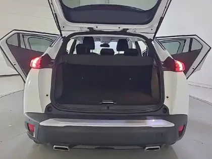 Photo 10 Peugeot 2008  PureTech 130 S&S EAT8