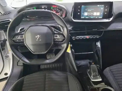 Photo 12 Peugeot 2008  PureTech 130 S&S EAT8