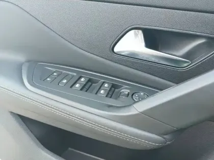 Photo 19 Peugeot 308  PHEV 180 e-EAT8