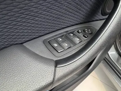 Photo 19 BMW X1  sDrive 20i 192 ch DKG7