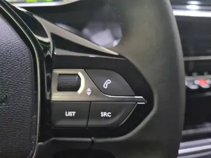 Photo 33 Peugeot 208  PureTech 100 S&S BVM6