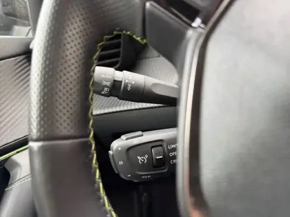 Photo 18 Peugeot 2008  Electrique 136 ch