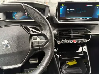 Photo 17 Peugeot 2008  Electrique 136 ch