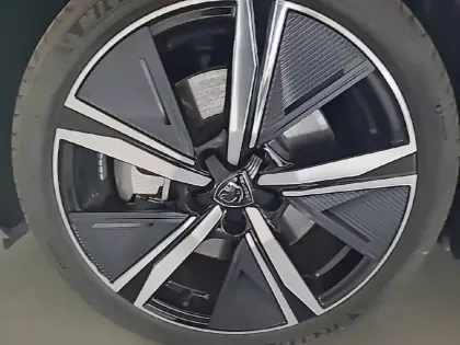 Photo 12 Peugeot 308  SW Plug-in Hybrid 195 ch e-DCS7