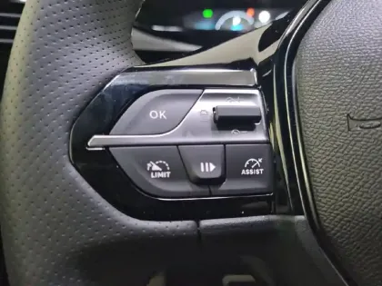 Photo 26 Peugeot 308  SW Plug-in Hybrid 195 ch e-DCS7