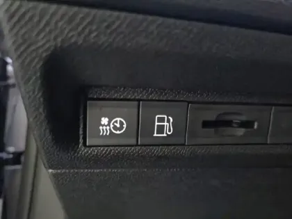 Photo 28 Peugeot 308  SW Plug-in Hybrid 195 ch e-DCS7