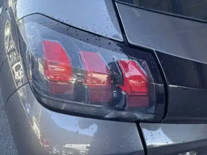 Photo 16 Peugeot 208  PureTech 75 S&S BVM5