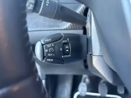 Photo 18 Peugeot 208  PureTech 75 S&S BVM5