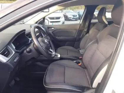 Photo 8 Renault Captur  E-Tech full hybrid 145